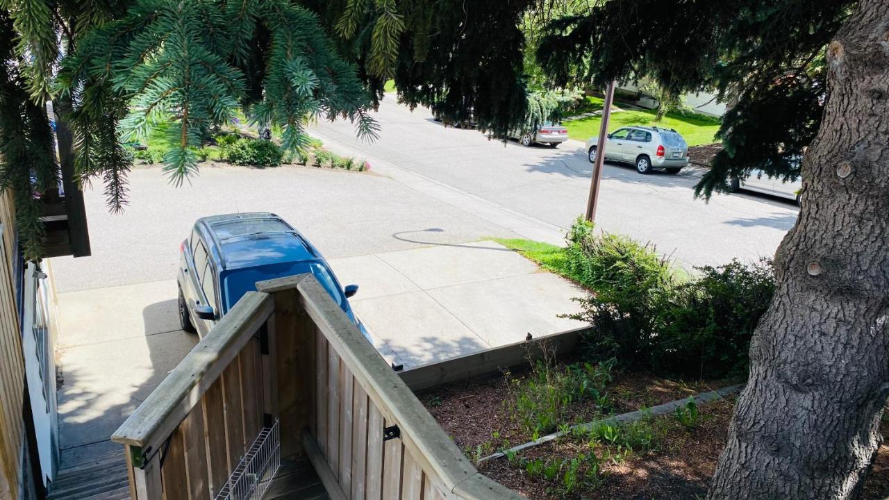 Cozy Basement Suite-溫馨小屋 Designated Parking YYC Exterior foto